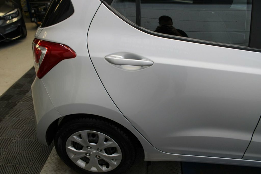 Hyundai I10 1.0 Se Hatchback Euro 5 66 Ps White #34