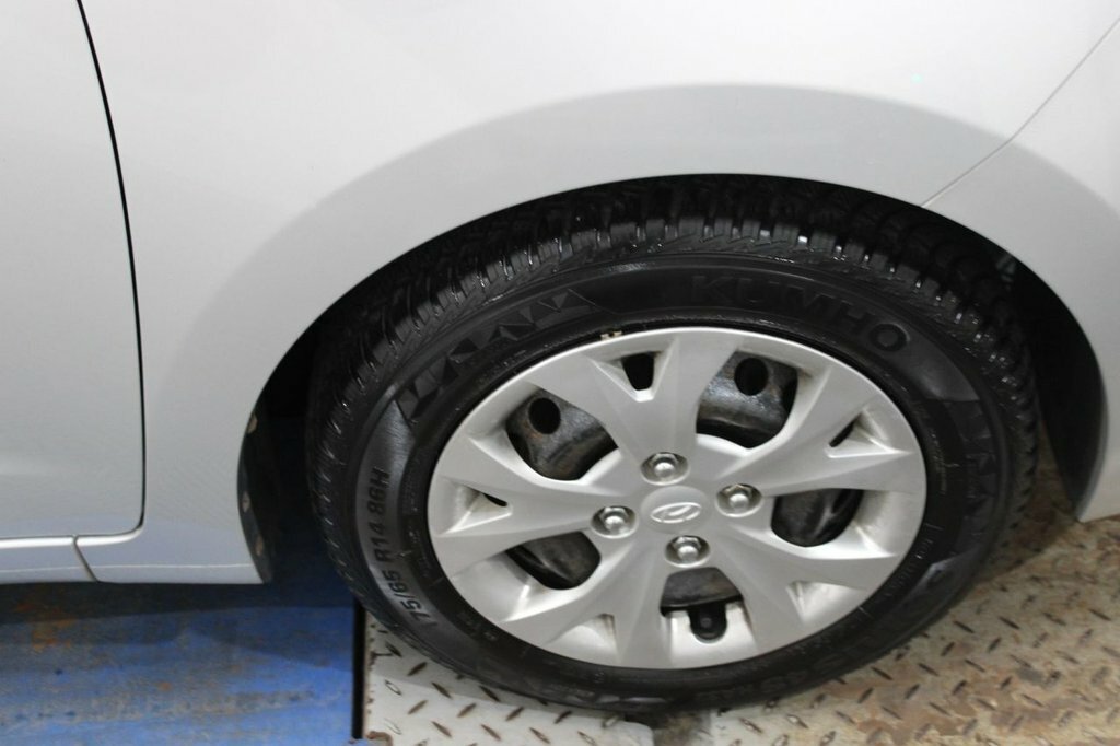 Hyundai I10 1.0 Se Hatchback Euro 5 66 Ps White #9