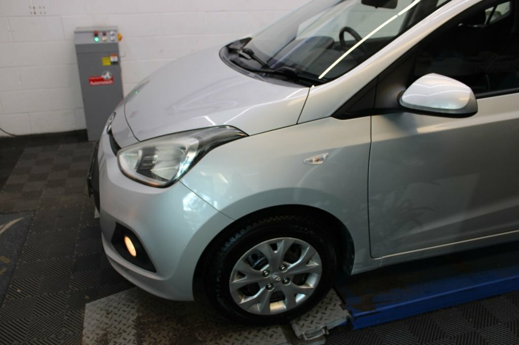Hyundai I10 1.0 Se Hatchback Euro 5 66 Ps White #30