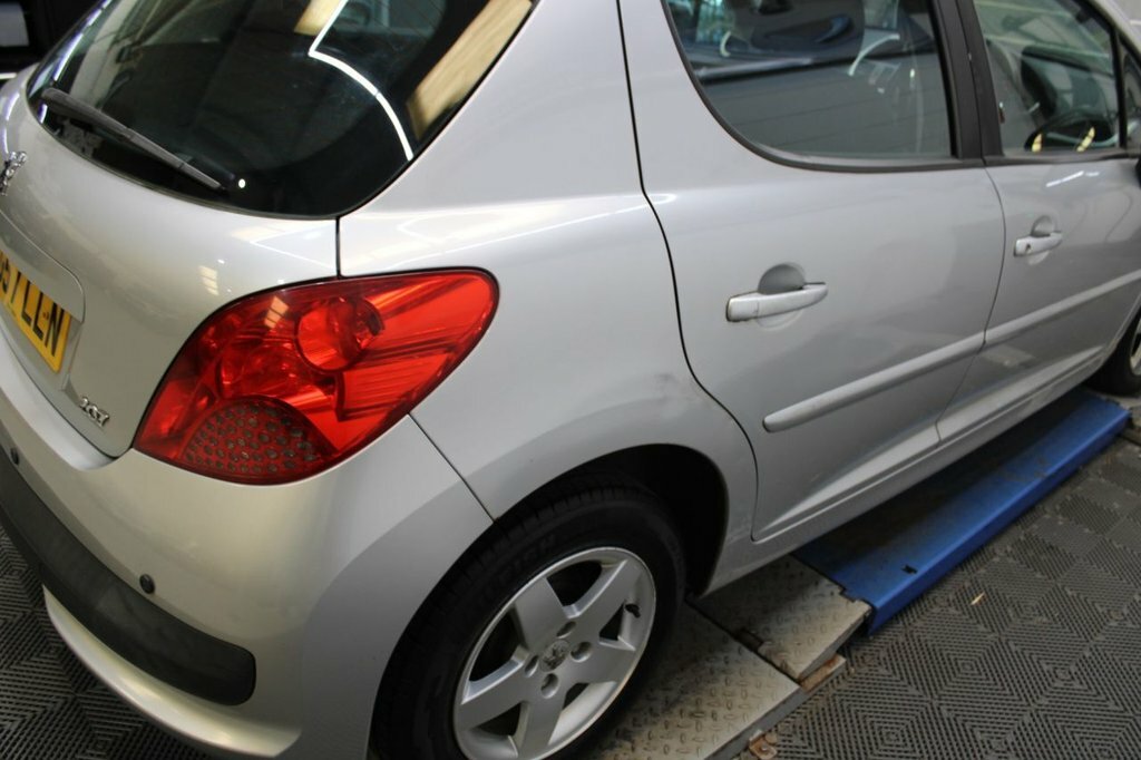 Peugeot 207 Hatchback Silver #30