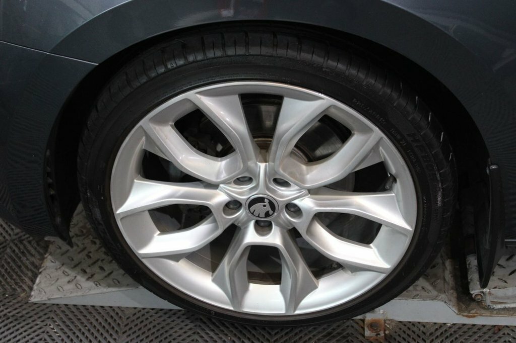 Skoda Superb 2L Se L Executive YE17ZTN Grey #6