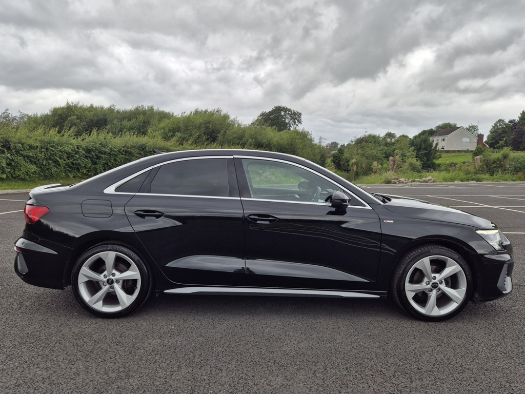 Audi A3 1.5 Tfsi GV73UZH Black #4