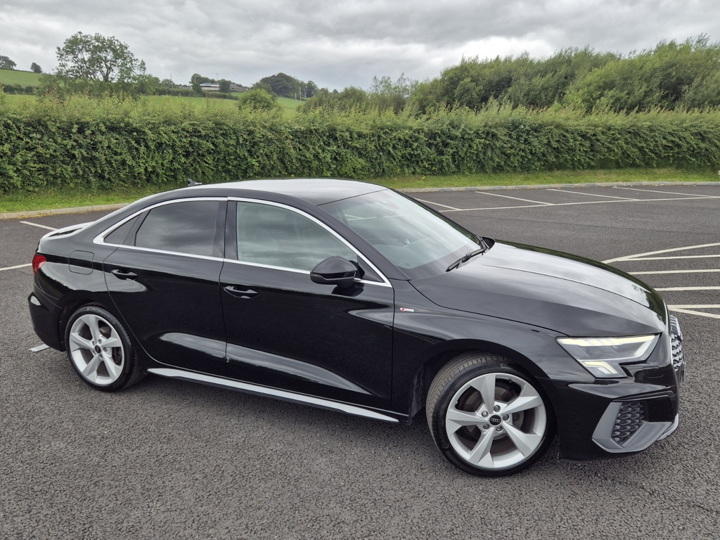 Audi A3 1.5 Tfsi GV73UZH Black #3