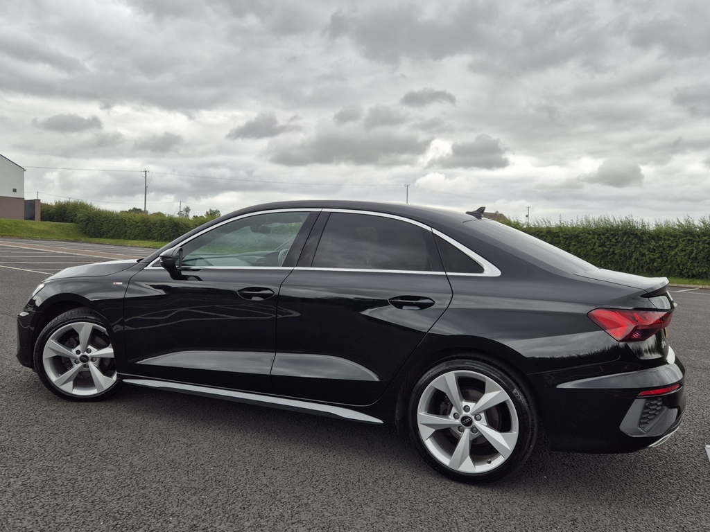 Audi A3 1.5 Tfsi GV73UZH Black #2
