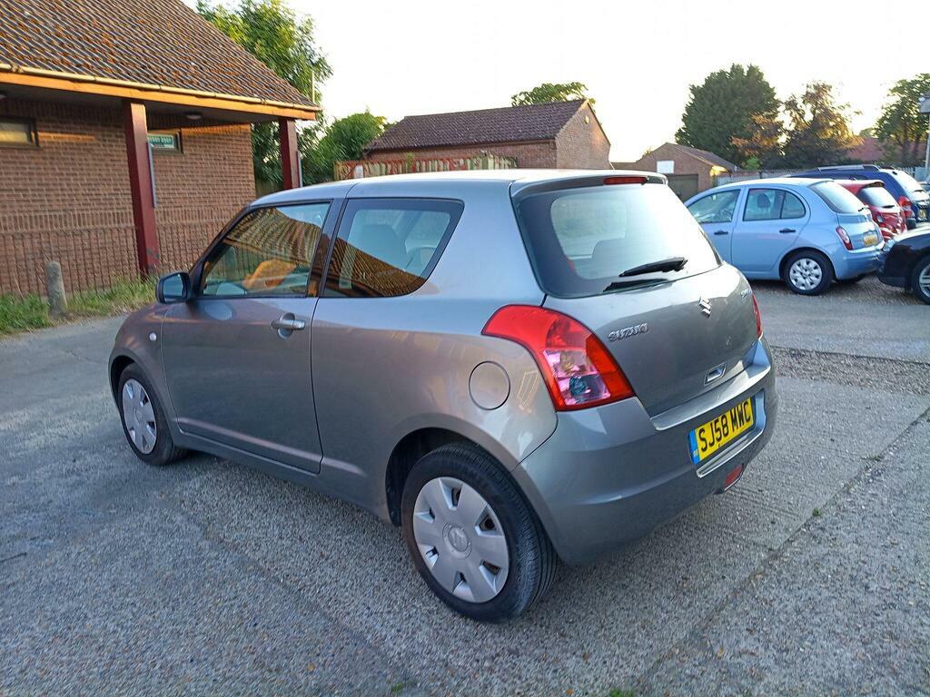 Suzuki Swift 1.5 Glx #15