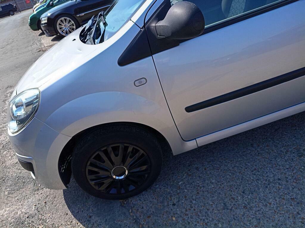 Renault Twingo Hatchback Blue #15