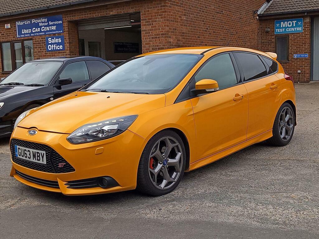 Ford Focus 2.0T Ecoboost St-3 Euro 5 S S Yellow