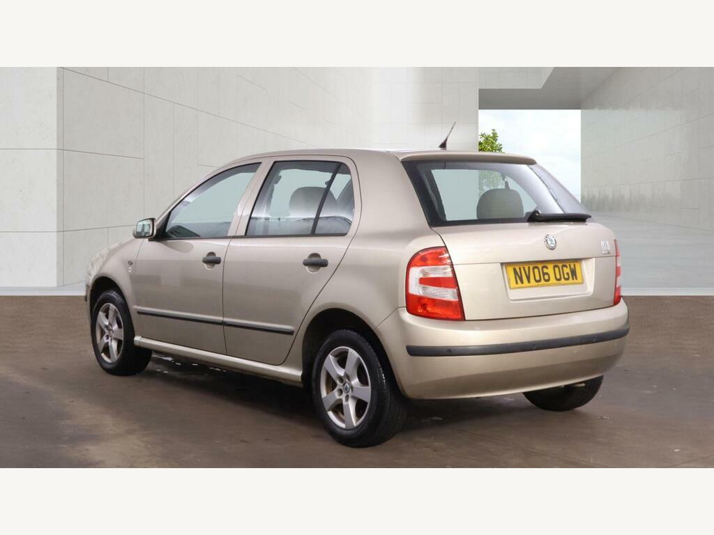 Skoda Fabia 1.4 16V Ambiente Silver #2