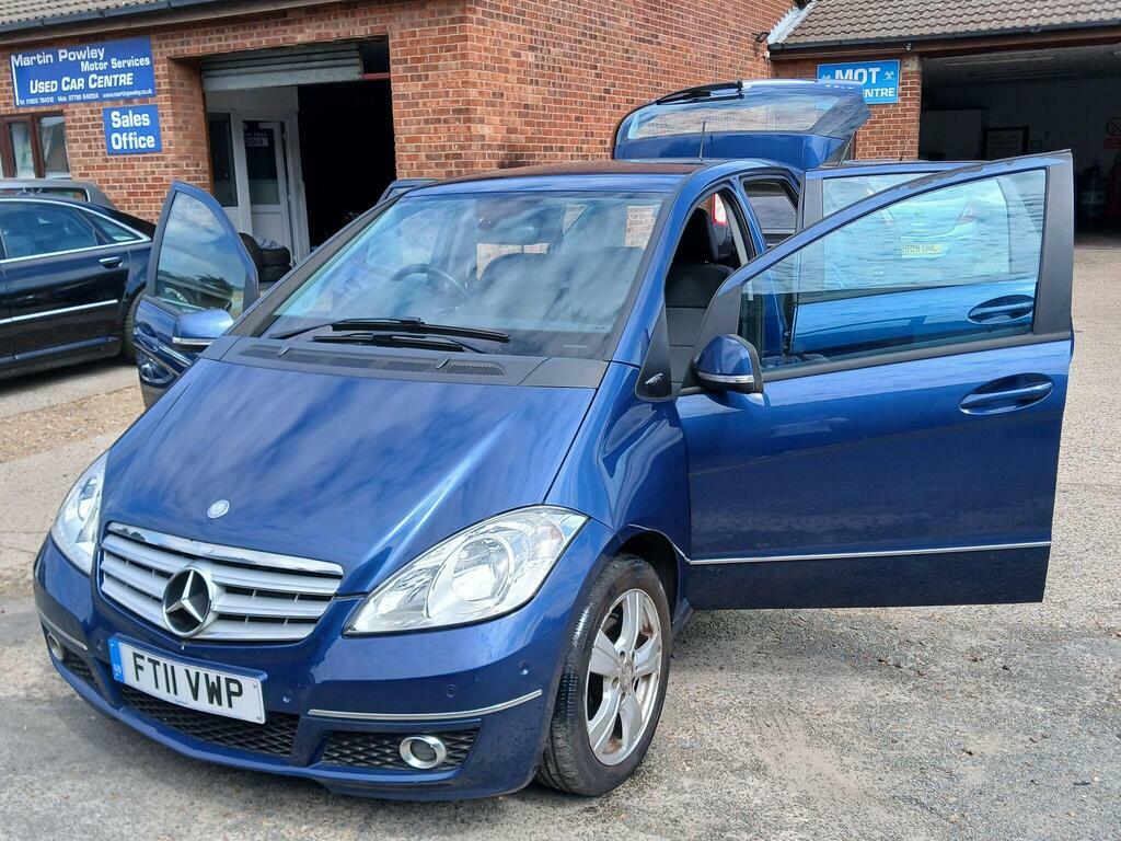 Mercedes-Benz A Class 1.5 Blueefficiency Avantgarde Se Black #28