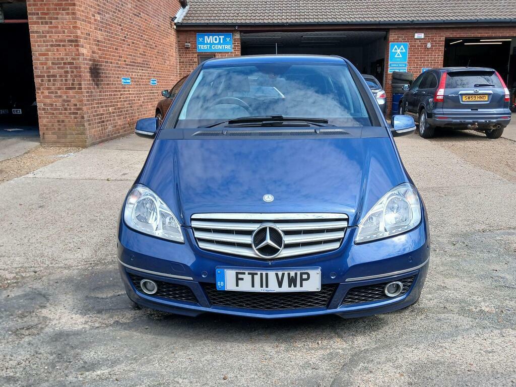 Mercedes-Benz A Class 1.5 Blueefficiency Avantgarde Se Black #3