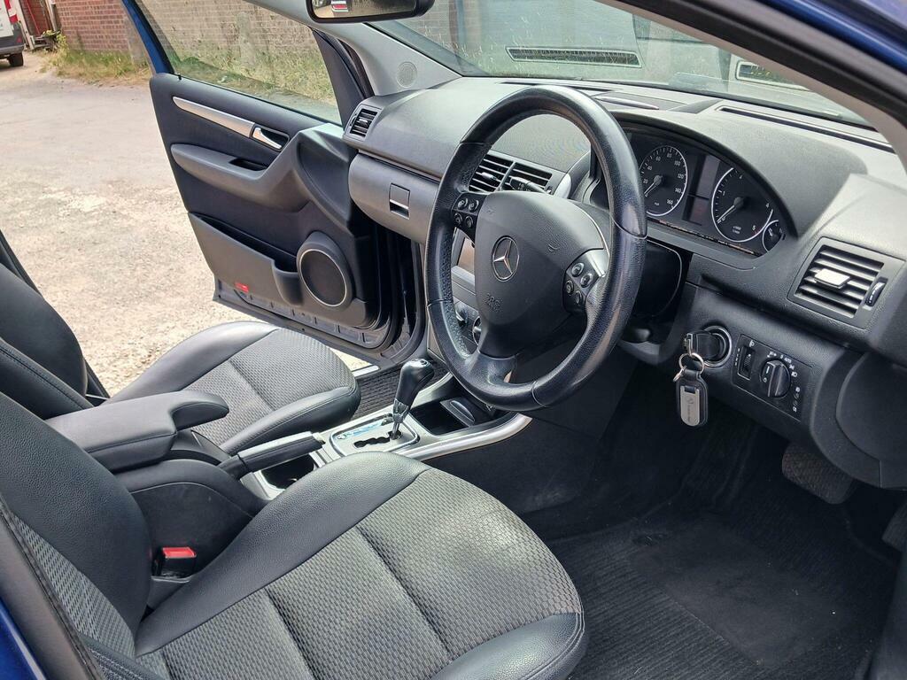 Mercedes-Benz A Class 1.5 Blueefficiency Avantgarde Se Black #14
