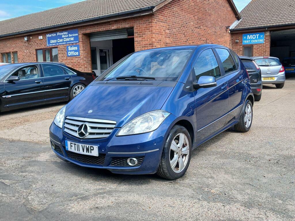 Mercedes-Benz A Class 1.5 Blueefficiency Avantgarde Se Black #2
