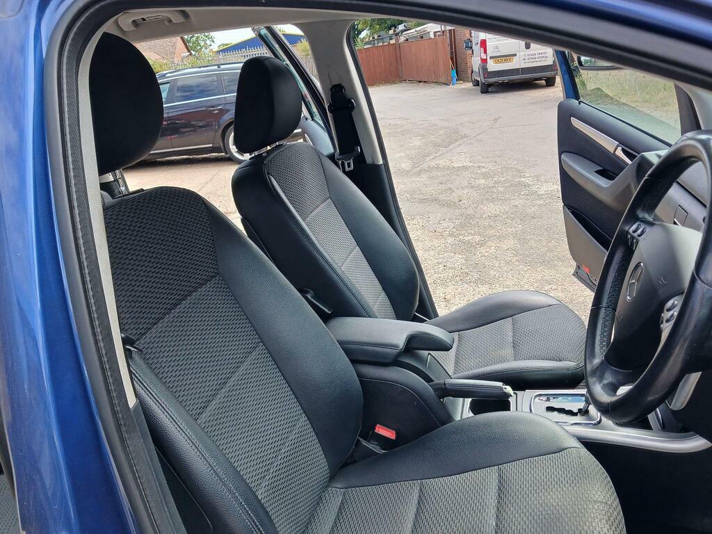 Mercedes-Benz A Class 1.5 Blueefficiency Avantgarde Se Black #15