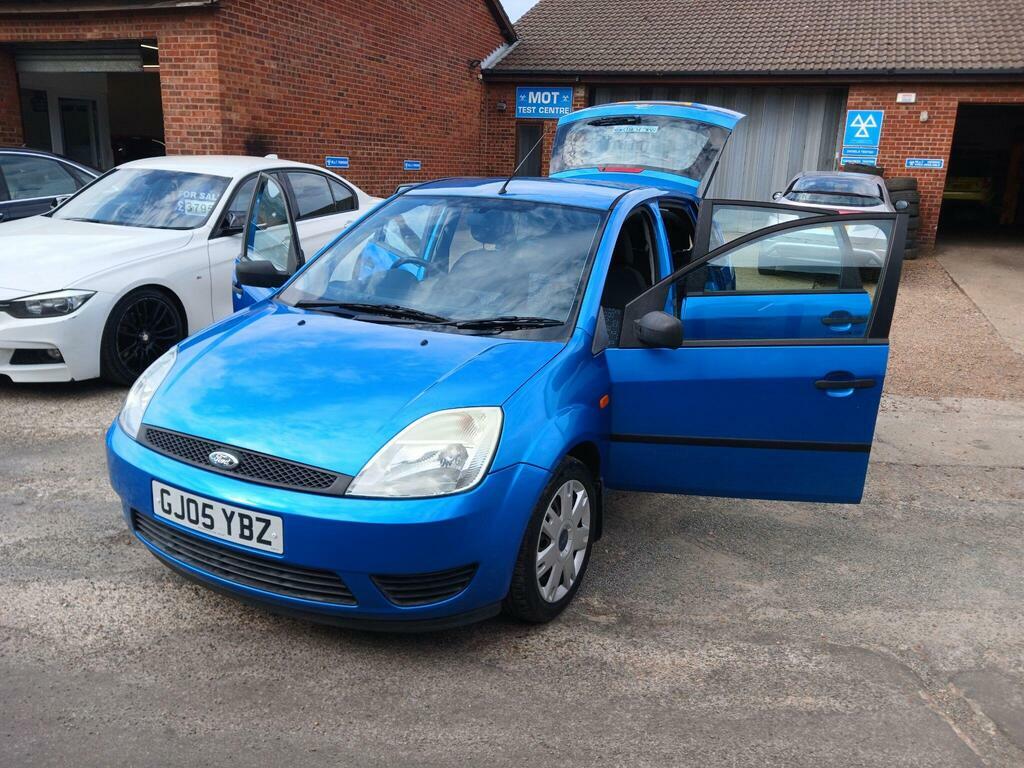Ford Fiesta 1.6 Ghia 16V 100 Bhp Service History Red #27
