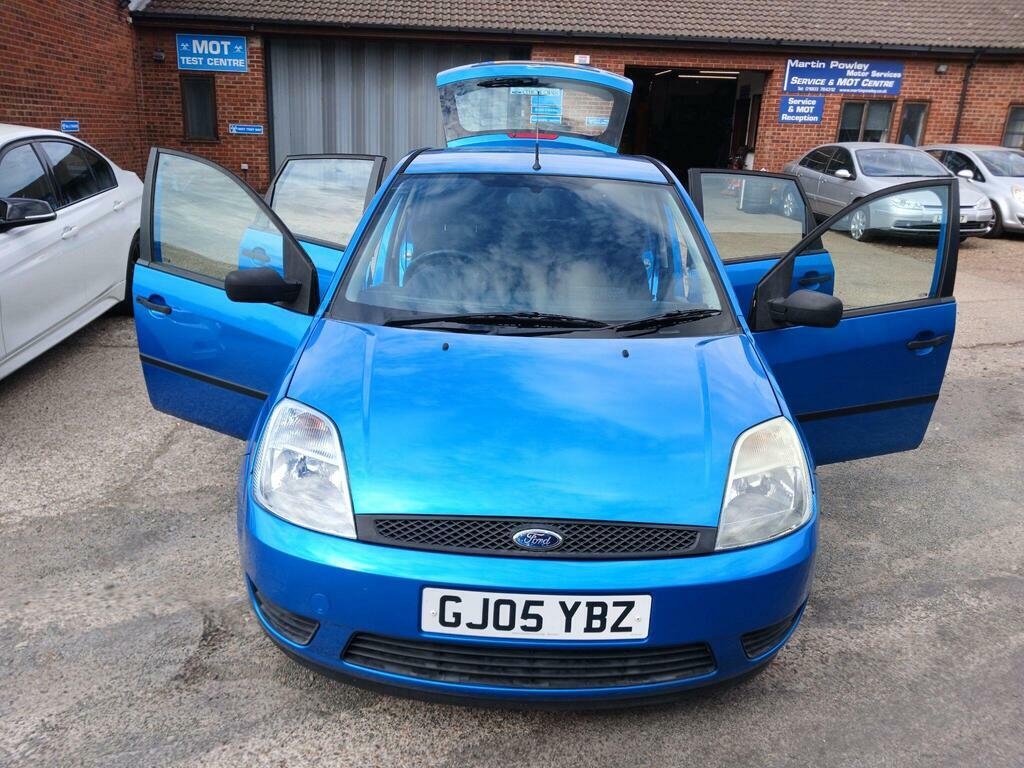 Ford Fiesta 1.6 Ghia 16V 100 Bhp Service History Red #28