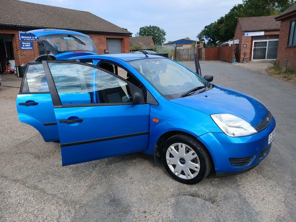 Ford Fiesta 1.6 Ghia 16V 100 Bhp Service History Red #30