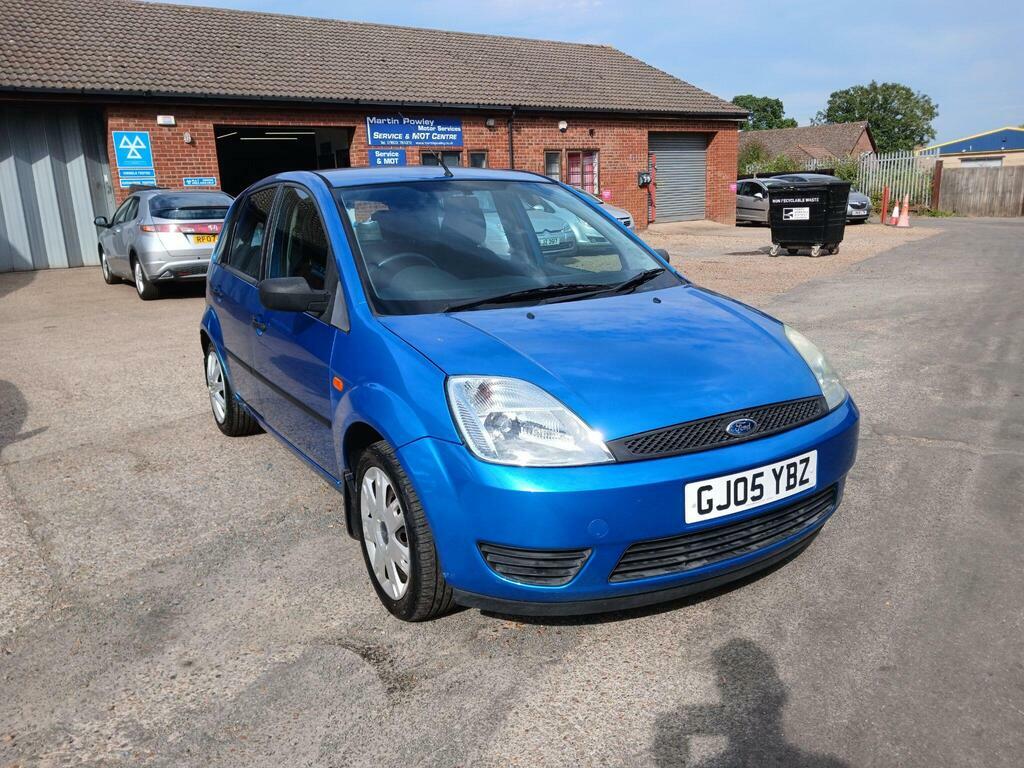 Ford Fiesta 1.6 Ghia 16V 100 Bhp Service History Red #4
