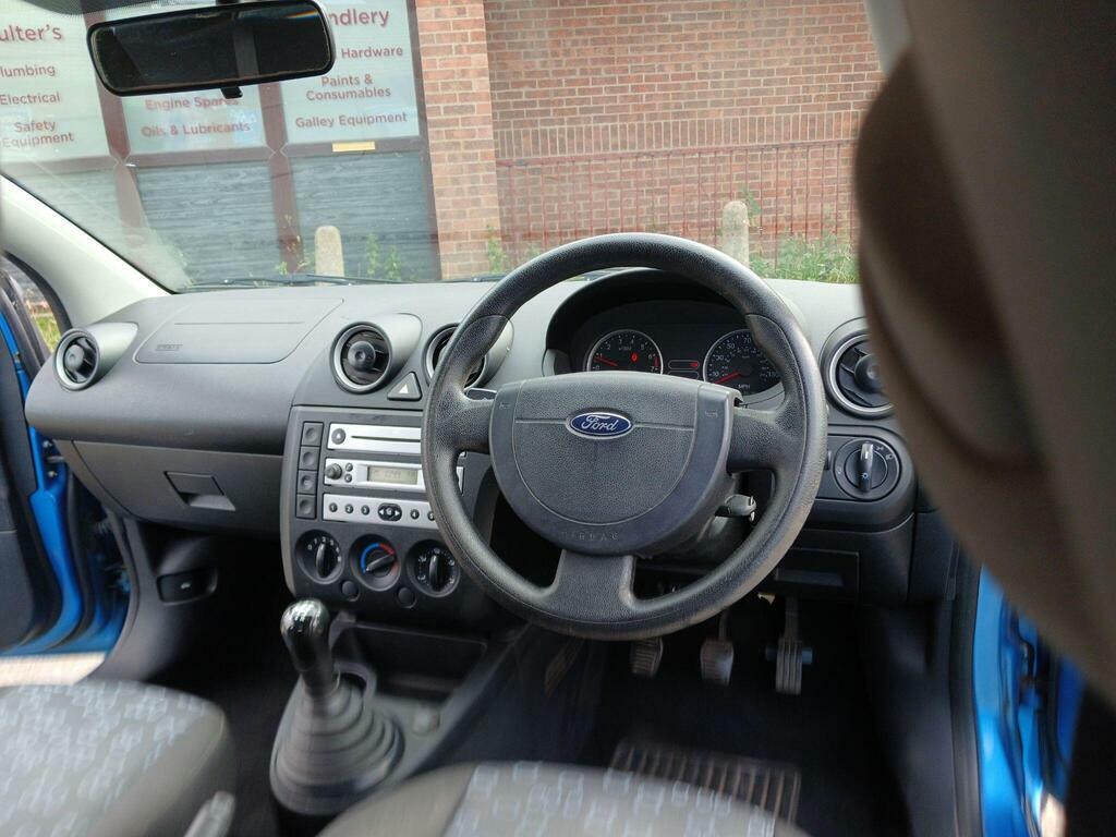 Ford Fiesta 1.6 Ghia 16V 100 Bhp Service History Red #37