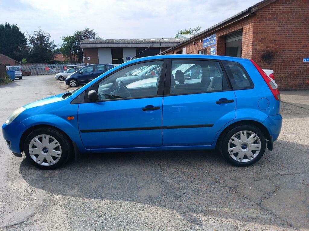 Ford Fiesta 1.6 Ghia 16V 100 Bhp Service History Red #11