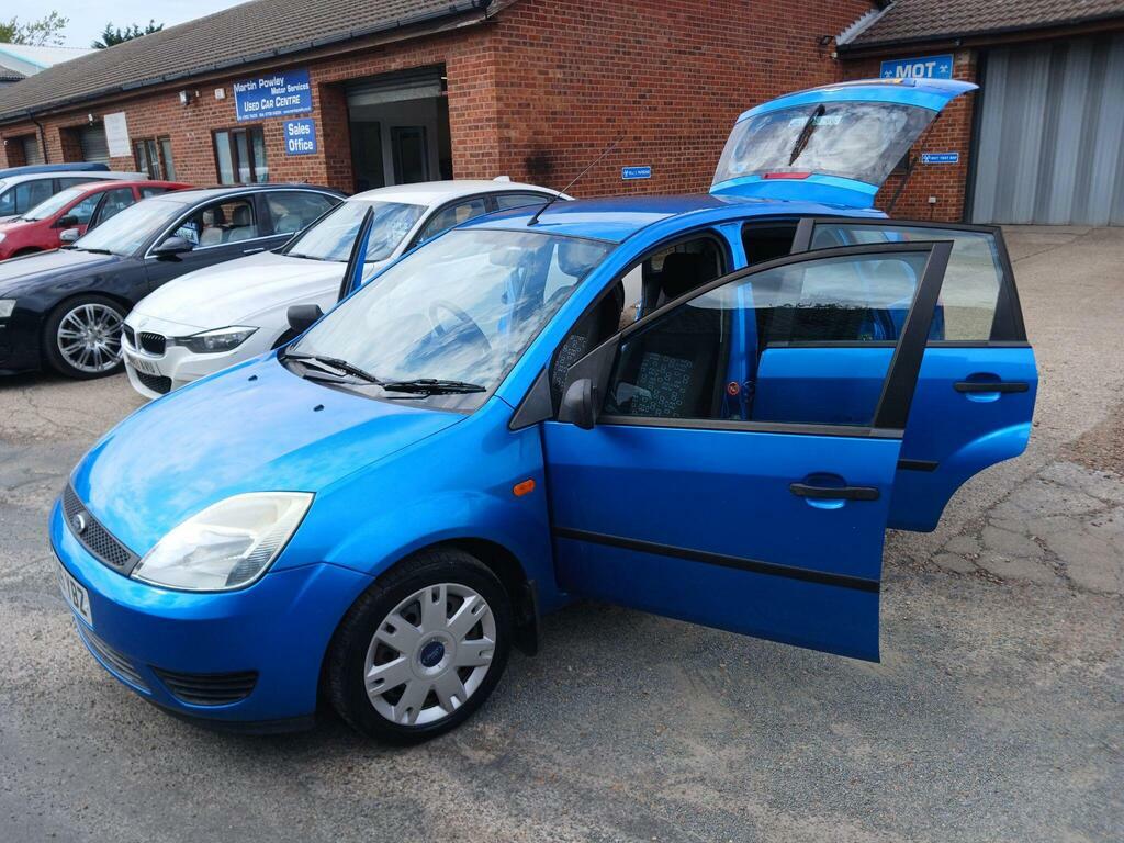 Ford Fiesta 1.6 Ghia 16V 100 Bhp Service History Red #26