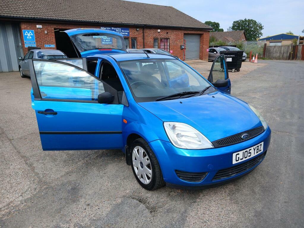 Ford Fiesta 1.6 Ghia 16V 100 Bhp Service History Red #29