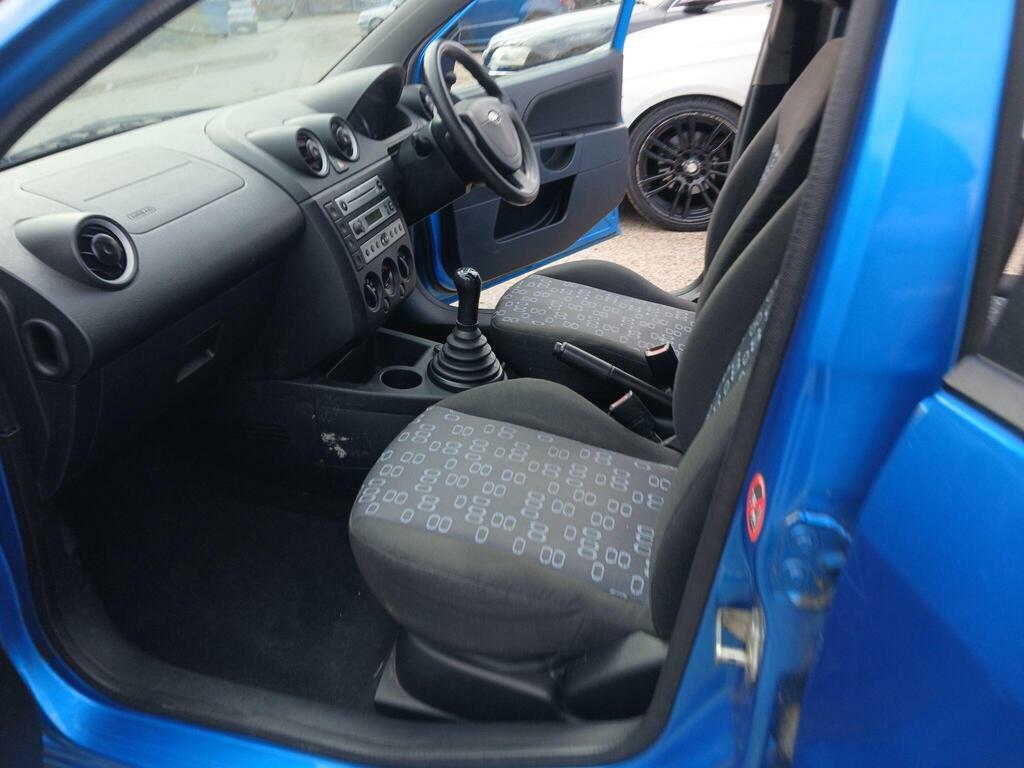 Ford Fiesta 1.6 Ghia 16V 100 Bhp Service History Red #42