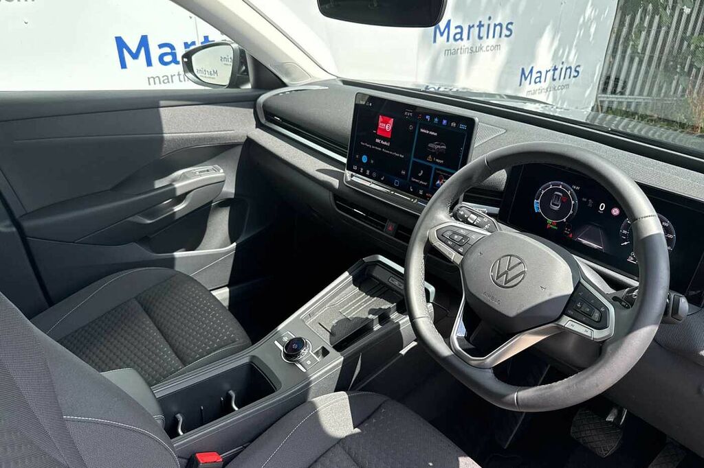 Volkswagen T-Roc 1.5 Etsi 150 Life Dsg RK26PFA Black #6