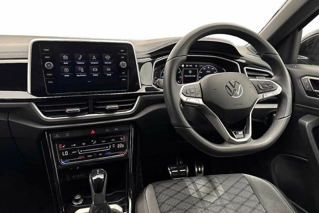 Volkswagen T-Roc 1.5 Tsi R-line Dsg DE75EHT Black #2