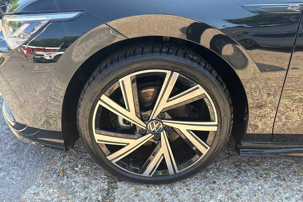 Volkswagen Golf 1.5 Etsi 150 R-line Dsg Bergamo Alloys Black #5