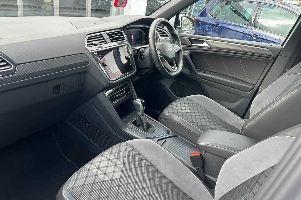 Volkswagen Tiguan 1.5 Tsi 150Ps R-line Evo Dsg RJ72XWP White #2