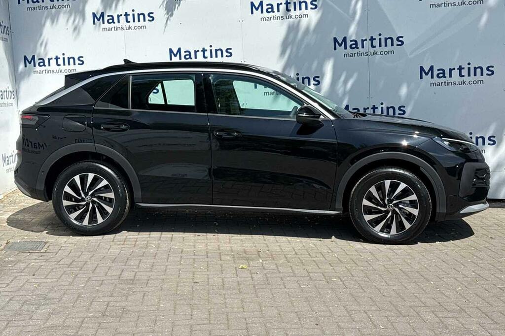 Volkswagen T-Roc 1.5 Etsi 150 Life Dsg RA26VDP Black #4