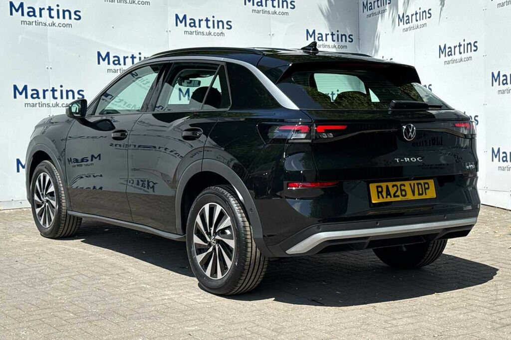 Volkswagen T-Roc 1.5 Etsi 150 Life Dsg RA26VDP Black #3