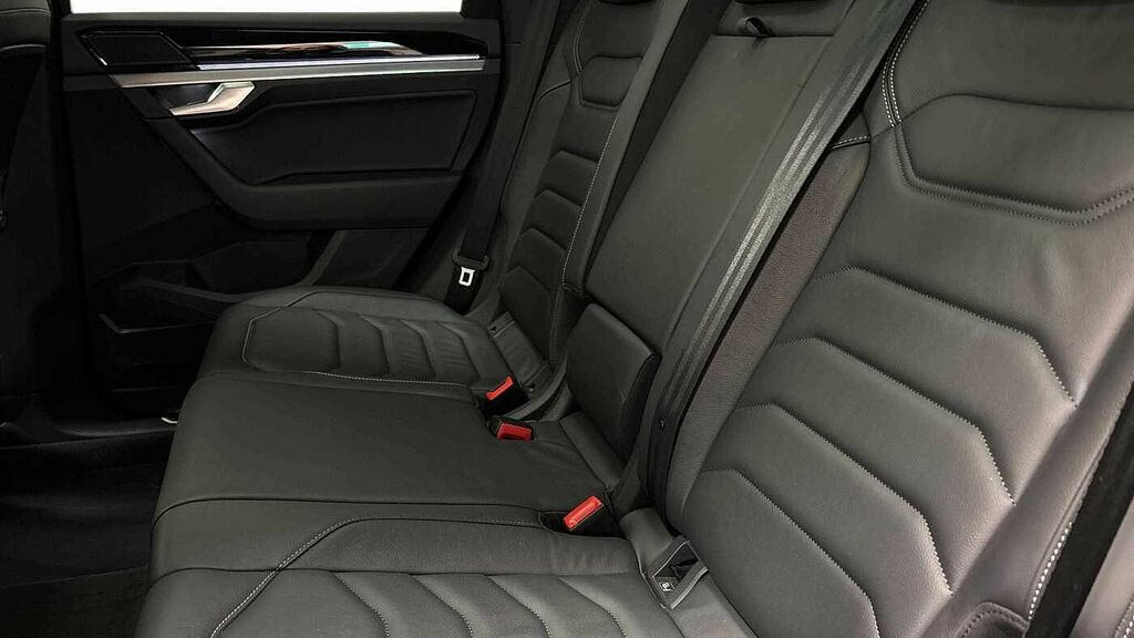 Volkswagen Touareg 3.0 Tdi V6 Black Edition Suv Tiptronic Red #7