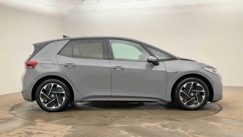 Volkswagen ID.3 Pure Performance 45Kwh Style Hatchback Electri Grey #4