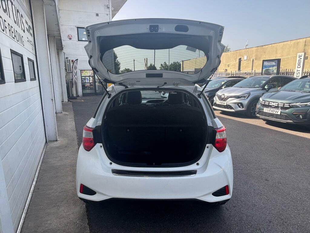 Toyota Yaris 1.5 Vvt-i Y20 Bi-tone Hatchback White #4