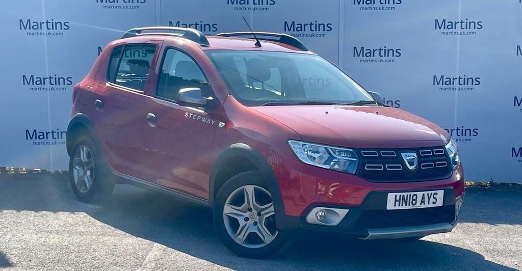 Dacia Sandero Stepway 0.9 Tce Laureate Hatchback Euro Red
