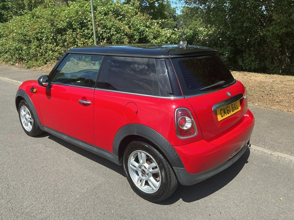 Mini Hatch 1.6 Cooper Red