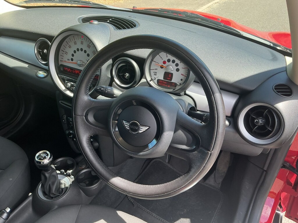 Mini Hatch 1.6 Cooper Red #3