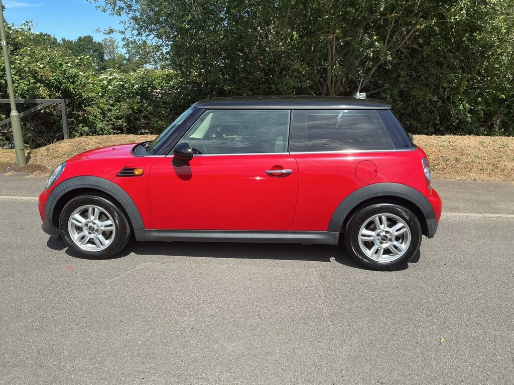 Mini Hatch 1.6 Cooper Red #6