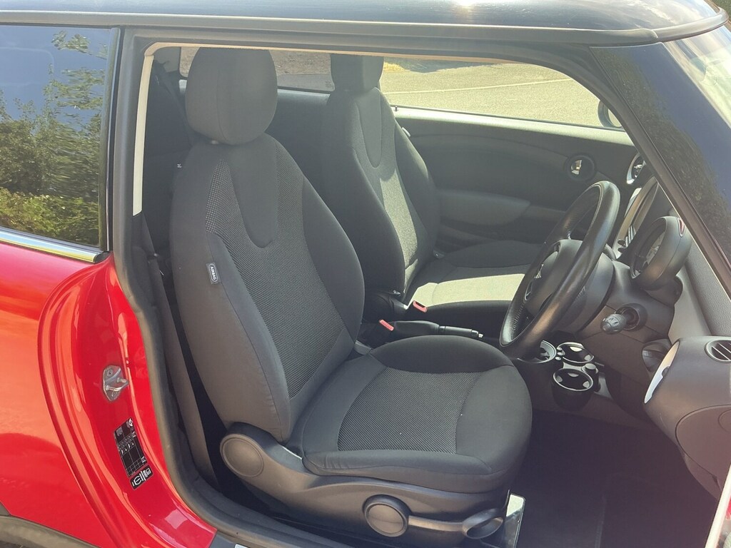 Mini Hatch 1.6 Cooper Red #5