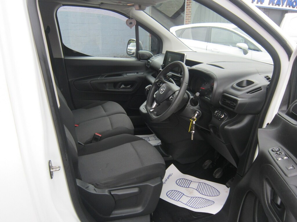 Vauxhall Combo 1.5 Turbo D 2300 Sportive L1 Swb 43,798 3 Seat White #13