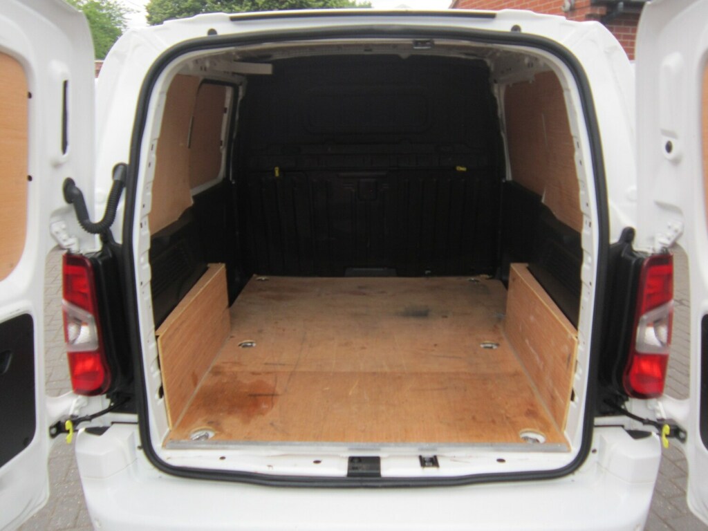 Vauxhall Combo 1.5 Turbo D 2300 Sportive L1 Swb 43,798 3 Seat White #14
