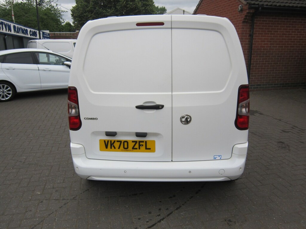 Vauxhall Combo 2000 1.5 Turbo D 100Ps H1 Sportive Van White #6