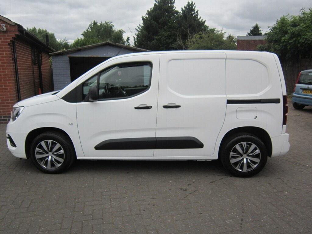 Vauxhall Combo 1.5 Turbo D 2300 Sportive L1 Swb 43,798 3 Seat White #8