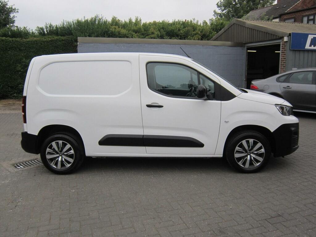 Peugeot Partner 1000 1.5 Bluehdi 100 Professional Prem Van 6 Spd White #4