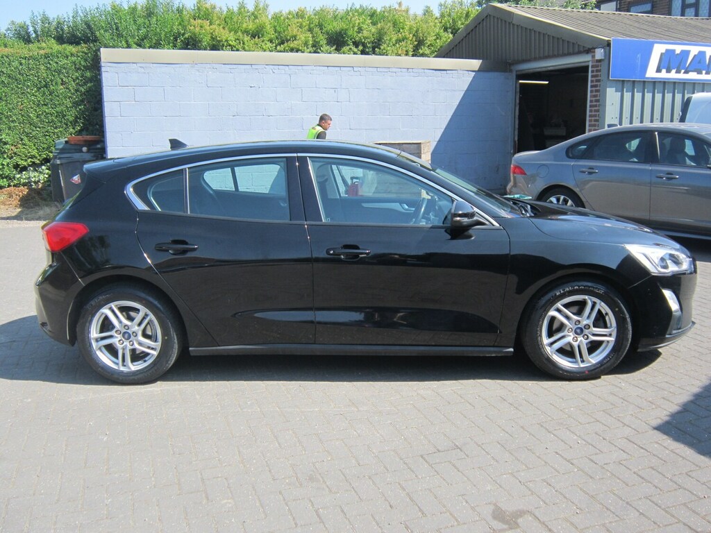 Ford Focus 1.0 Ecoboost 125 Zetec KT68WGD Black #4