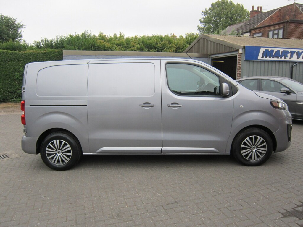 Vauxhall Vivaro 2700 1.5D 100Ps Sportive H1 Van Grey #4