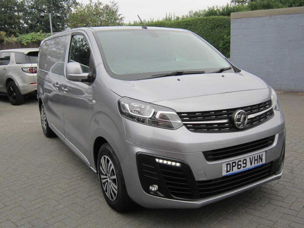 Vauxhall Vivaro 2700 1.5D 100Ps Sportive H1 Van Grey