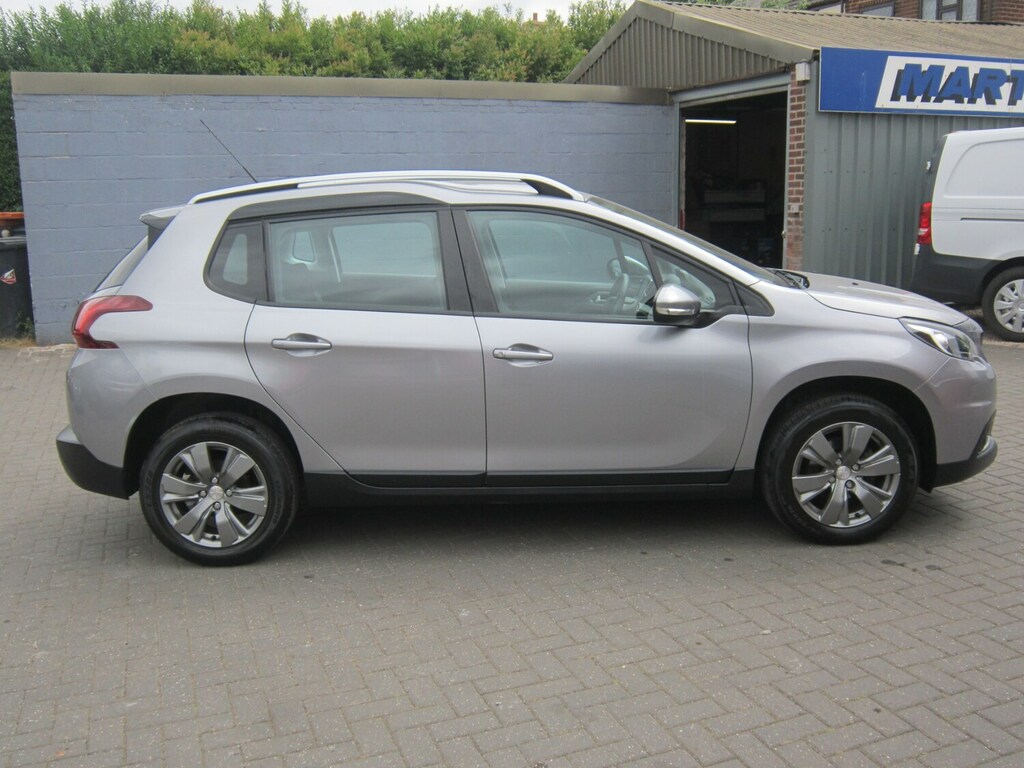 Peugeot 2008 1.2 Puretech Active Grey #4