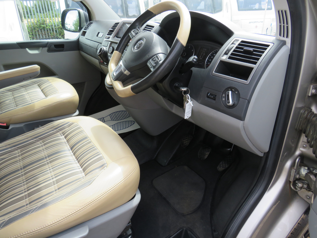 Volkswagen Transporter Highline Blue #13